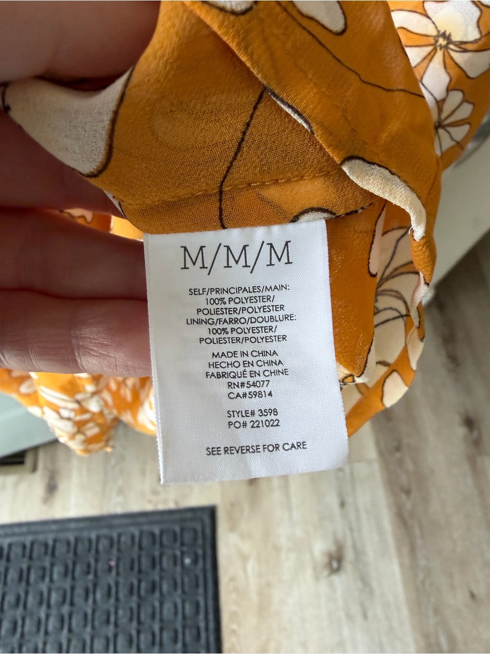 NWOT M double-lined V-Neck Floral Flowy Top in Mustard Yellow/White, CAbi - Picture 4 of 9